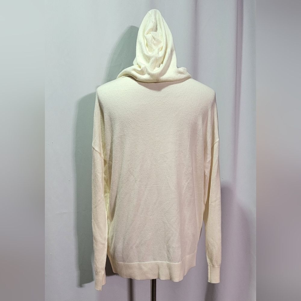 Members Mark Women's Ivory Cream Cashmere Blend Pullover Hoodie Size Medium GUC - Picture 11 of 12